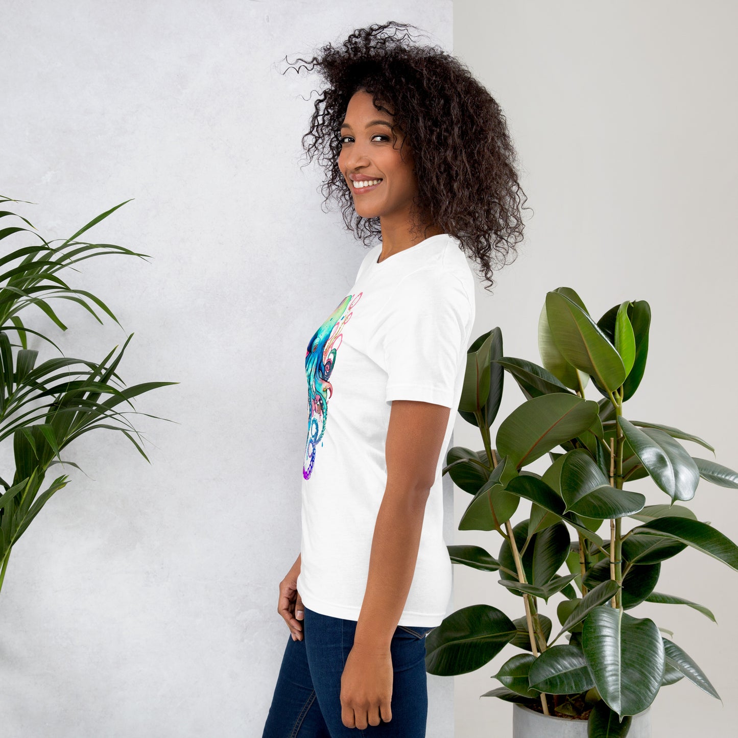T-shirt Senhora com Estampa de Polvo em Aguarela Rosa e Azul - Conforto e Estilo